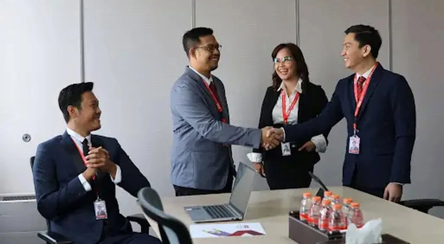 Business customer relations consultation